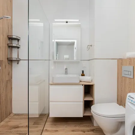 Апартаменты Bright & Stylish With Balcony 1,5 Km To Main By Renters Гданьск