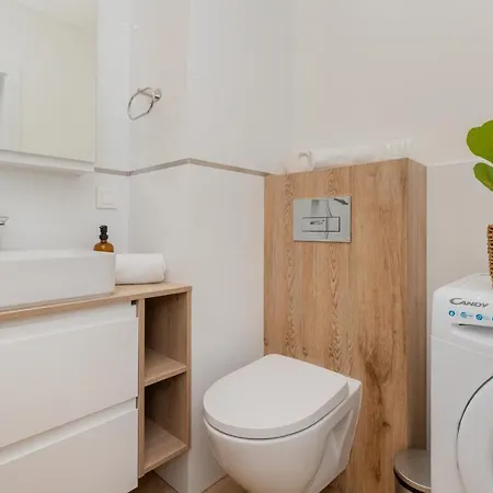 Bright & Stylish With Balcony 1,5 Km To Main By Renters Apartman Gdańsk